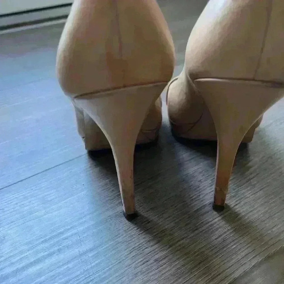 Coach Aliya Women Size 7.5 B Peep Toe High Heels Pumps Shoes Sandals Gold Emblem - Picture 6 of 8